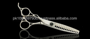 กรรไกรตัดขนพลาสม่าสีดำแบบมืออาชีพใบมีดตรงที่คมและบางอุปกรณ์สำหรับมืออาชีพขายส่ง - Product Image 3