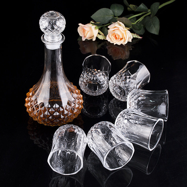 high clear fashion designed wholesale wine glass set whiskey decanter set 1 bottle 4 cups