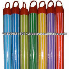 Kego ไม้กวาดไม้สีเขียวลายทางพร้อมหัวพีวีซีเคลือบสีสำหรับประสิทธิภาพสูงสุด - Product Image 1