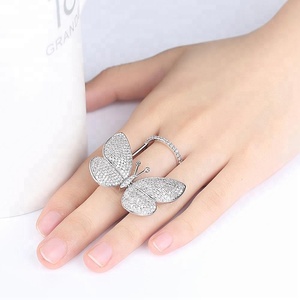 LUOTEEMI Vergoldete verstellbare koreanische Frau Zubehör Charme <span class=keywords><strong>Black</strong></span> <span class=keywords><strong>Diamond</strong></span> Fashion 4A Zirkonia Cz Schmetterlings <span class=keywords><strong>ring</strong></span>