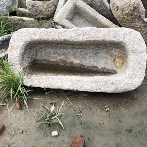 Mangiatoie per Maiali in Granito Antico Recuperato per Decorazione Giardino - Product Image 5