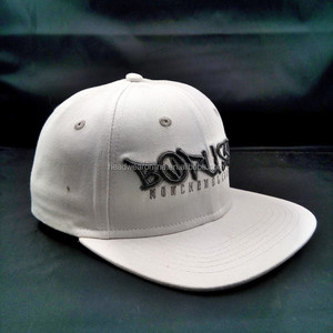 Free sample white fabric 6 panel <span class=keywords><strong>Yupoong</strong></span> Snapback caps with embroidery - Product Image 1