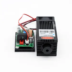레이저 dazzler를 위한 경쟁가격 녹색 520nm 800MW 33*33*55mm 6V 조정가능한 레이저 단위