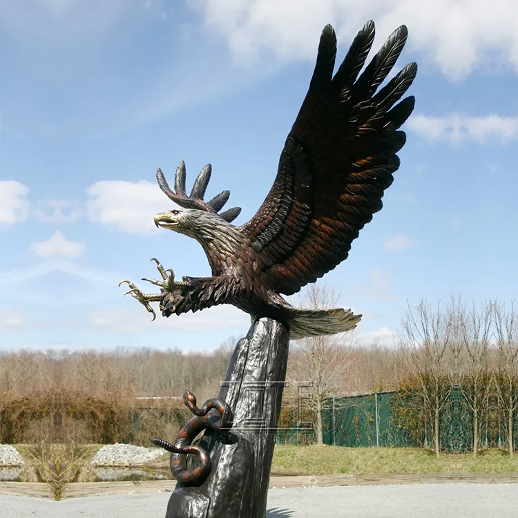 สวนกลางแจ้งขนาด cast bronze flying eagle ประติมากรรมสำหรับตกแต่งบ้าน