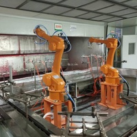 Cabine de peinture entièrement fermée avec robot de peinture par pulvérisation contrôlé par PLC pour meubles et produits en plastique