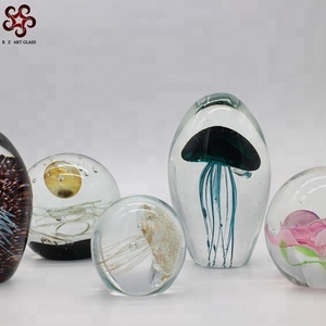 <span class=keywords><strong>Boule</strong></span> <span class=keywords><strong>de</strong></span> méduse lumineuse, artisanat, sculpture <span class=keywords><strong>en</strong></span> <span class=keywords><strong>verre</strong></span> coloré, motif animal, technique <span class=keywords><strong>de</strong></span> soufflage, souvenir - Product Image 1