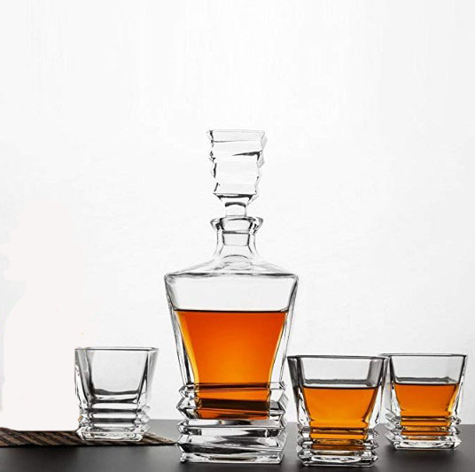 Quality Lead Free Crystal Whiskey Decanter Set With 4 Glasses Dishwasher Safe Whiskey Decanter And Glasses Bar Set
