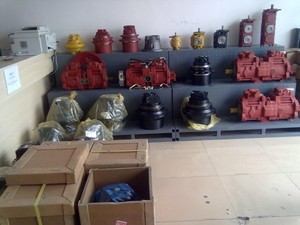 Motore di Traslazione <span class=keywords><strong>KAWASAKI</strong></span> KPM MCB195D183-116Y360-04A per Escavatori HYUNDAI JCB VOLVO - Product Image 2