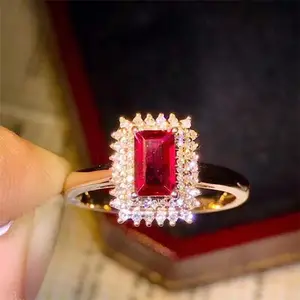 Diskon Besar Perhiasan Pernikahan Cincin Batu Permata Emas 18K Berlian Afrika Selatan 0,5ct Cincin Ruby Merah Alami untuk Wanita