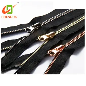 Chengda productos separación reversible cadena larga 3 # oro cremallera de plástico