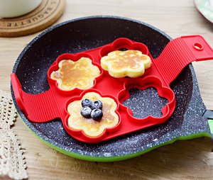 Online Hot Sale New Product Non-stick Silicone <strong>Egg</strong> <strong>Fryer</strong> 4 Hole Pancake Ring Kitchen Tool - Product Image 5
