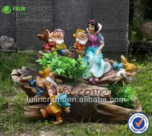 Craft Kostum Gaun Mewah Tenaga Surya, Taman Putih Salju dan Tujuh Kurcaci