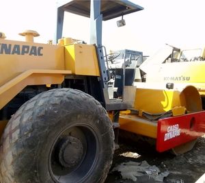 Bon prix et bon état, rouleau compresseur Dynapac CA25D d'occasion à vendre - Product Image 2