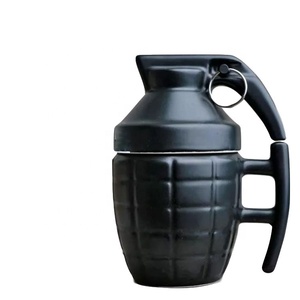 Taza de mano de cerámica, juguete - Product Image 1