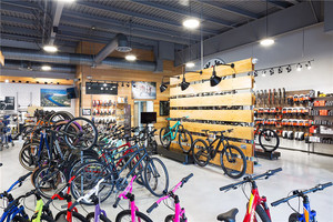 Soporte de madera personalizado para bicicleta, estante de exhibición, diseño de decoración de tienda - Product Image 2