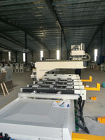 Centre de fraisage cnc pour la fabrication de portes d'armoire en bois massif, P62 PTP