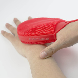 Mitaines de massage en silicone pour le soin du corps, favorisant la circulation sanguine, marque <span class=keywords><strong>Darklight</strong></span>, rouge/jaune/design personnalisé créatif - Product Image 3