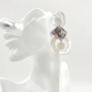 Géométrie marbre boucles d'oreilles en céramique blanche cerceau earringbrand similaires boucle d'oreille