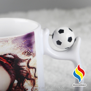 Taza mágica manija del nuevo diseño con fútbol taza de cerámica - Product Image 3