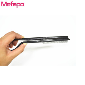Pettine per raddrizzare tutti i capelli neri in carbonio a forma di <span class=keywords><strong>V</strong></span>