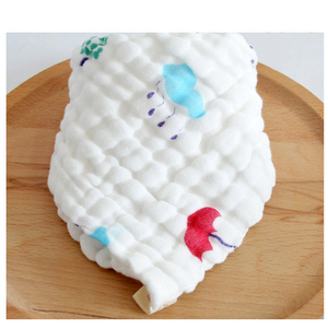 Flauta feliz bebé impreso Baberos triángulo suave y cómodo Baba toalla - Product Image 1