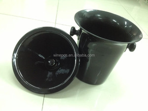Cubo de hielo de cerámica negra con tapa y asas para enfriar vino - Product Image 6