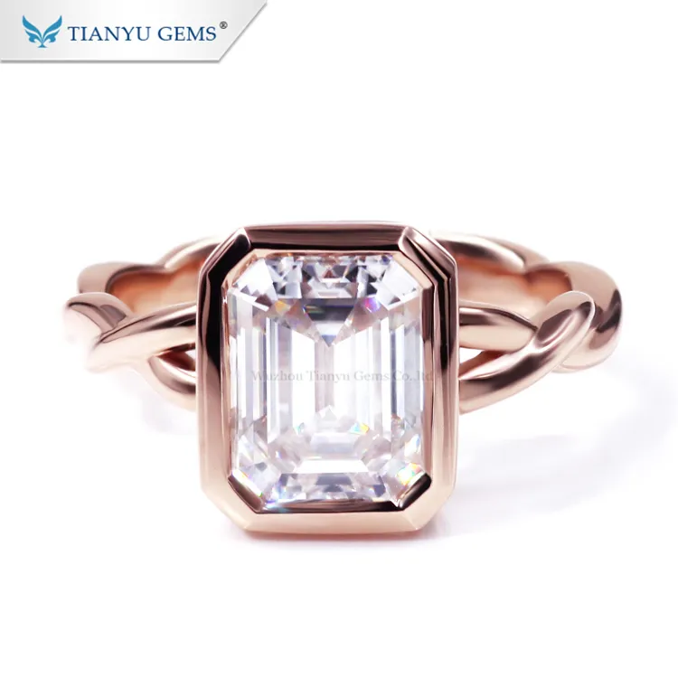 Tianyu Gems 14K Rose Gold Bezel Thiết Emerald Cắt Siêu Trắng Moissanite Đá Quý Wedding Ring