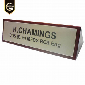 GS di Plastica ufficio di Registrazione Scrivania <span class=keywords><strong>Plexiglass</strong></span> piastra segno Inciso nome display <span class=keywords><strong>Da</strong></span> <span class=keywords><strong>Tavolo</strong></span> Tenda Segni con venature del legno - Product Image 4