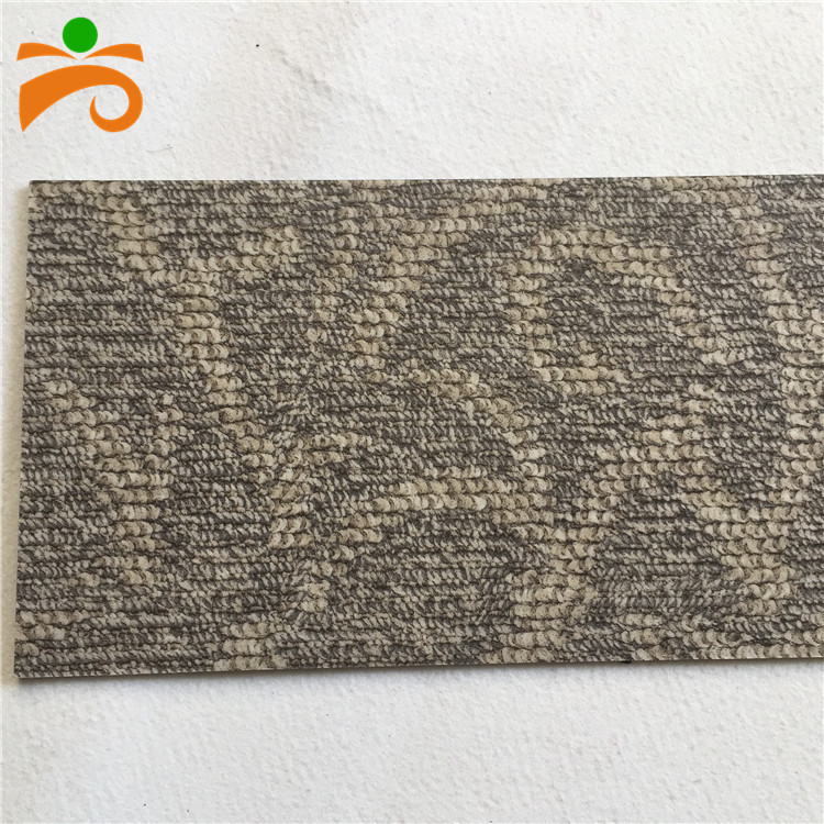 La Conception de tapis Sec support PVC matériau carreaux de sol en vinyle