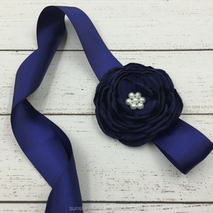 Banda larga Flor <span class=keywords><strong>de</strong></span> satén a <span class=keywords><strong>juego</strong></span> perla en <span class=keywords><strong>el</strong></span> centro varios colores en capas flor tocado - Product Image 1