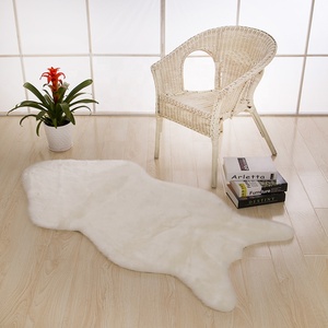Tapis en <span class=keywords><strong>fausse</strong></span> <span class=keywords><strong>fourrure</strong></span> imitation peau de mouton blanc 2ftx3ft pour canapé, tabouret, <span class=keywords><strong>chaise</strong></span> de coiffeuse / Tapis shaggy uni pour salon et chambre - Product Image 5