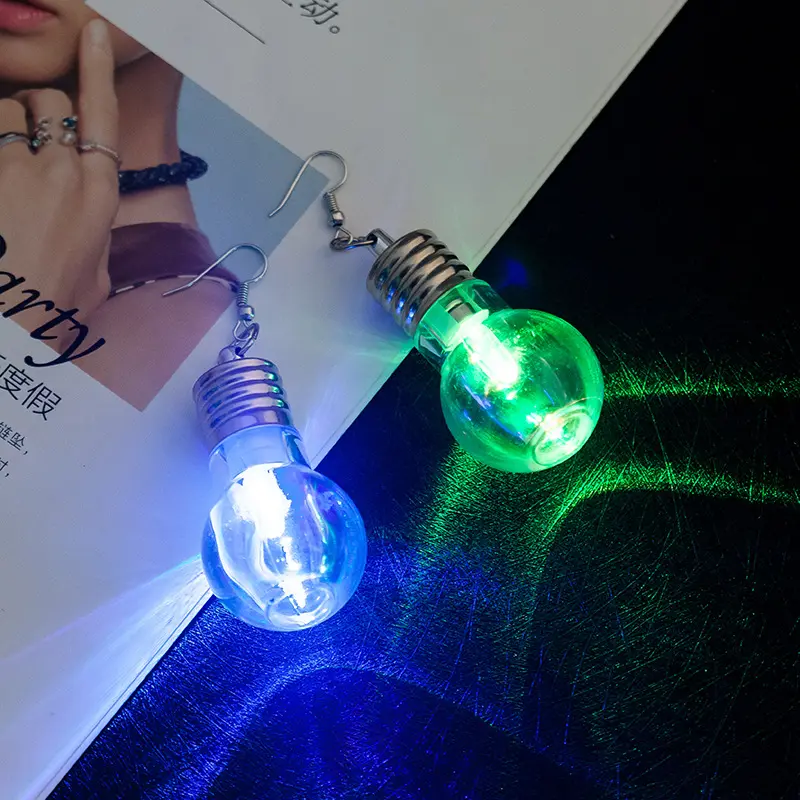 Promoción señoras seguro LED intermitente de burbuja de acrílico Navidad luz pendientes