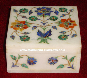 Boîte simple en marbre incrusté avec des motifs floraux - Product Image 1