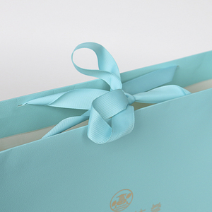 Bolsas <span class=keywords><strong>de</strong></span> <span class=keywords><strong>papel</strong></span> personalizadas con logotipo <span class=keywords><strong>de</strong></span> lámina dorada <span class=keywords><strong>de</strong></span> alta calidad, para embalaje <span class=keywords><strong>de</strong></span> extensiones <span class=keywords><strong>de</strong></span> cabello - Product Image 5
