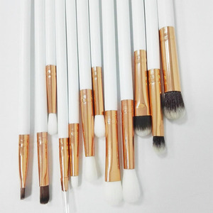 Fabricantes de China al por mayor personalizado de sombra de ojos pinceles de maquillaje cosmético - Product Image 5