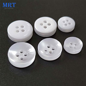 Couture existante fantaisie hommes personnalisé gravé LOGO Polo chemise perle résine Polyester plastique boutons pour enfants vêtements