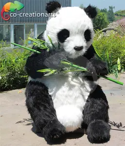 Simulation de panda artificiel 3D pour la décoration de parc à thème
