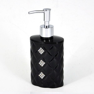 Dispensador de loción de baño con forma de pirámide cuadrada transparente - Product Image 2