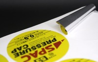 Autocollant adhésif en vinyle brillant de haute qualité, personnalisé avec logo, imperméable, certifié RoHS, couleur CMYK, forme ronde, pour l'électronique grand public