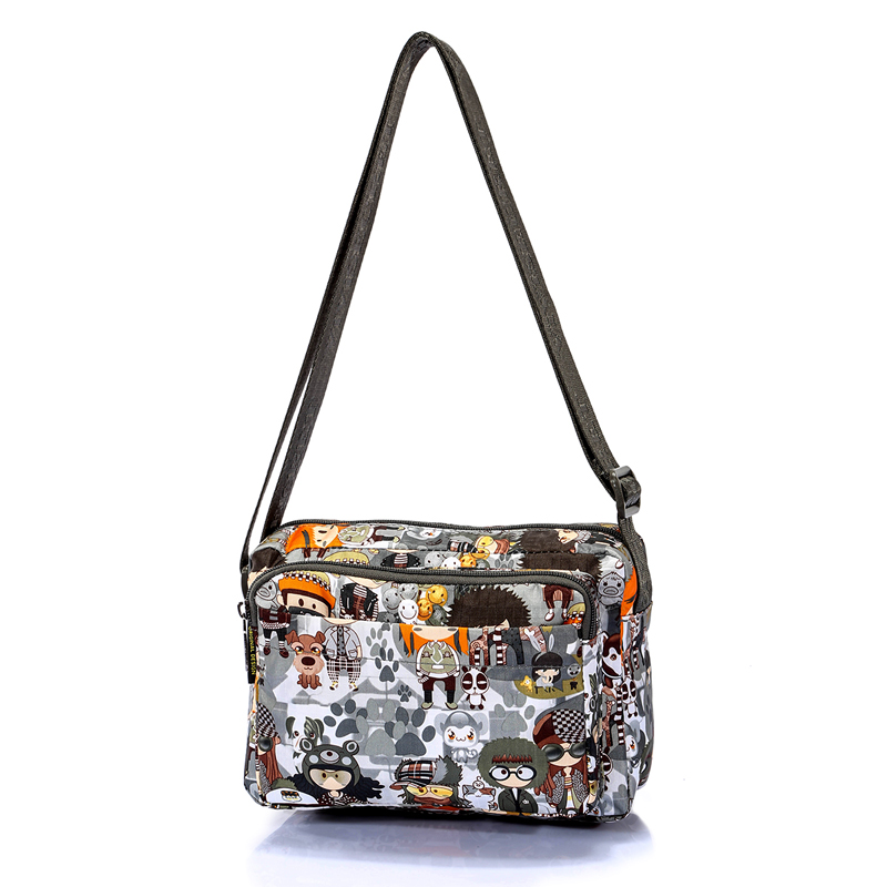 Bambola con occhiali