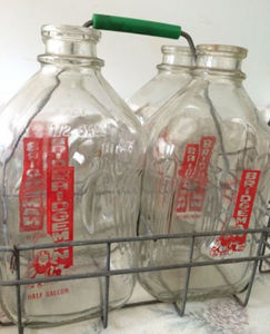Botellas de Vidrio para Leche de 1/2 Galón y Caja de Transporte Metálica - Product Image 2
