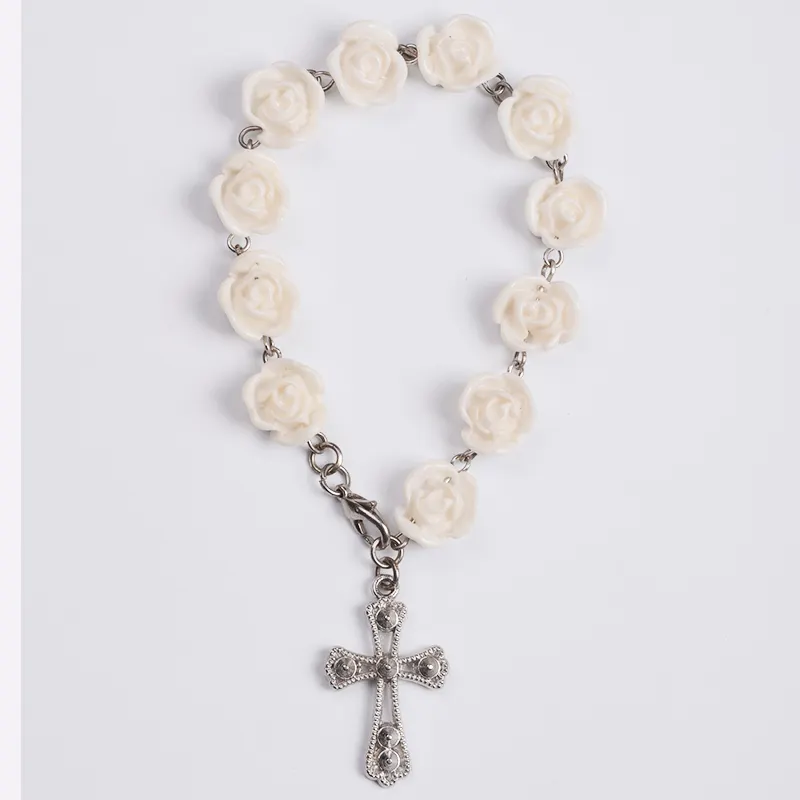 Pulseira de acrílico com flor de rosa, pulseira frisada para decoração automotiva com rosário, cruz católica