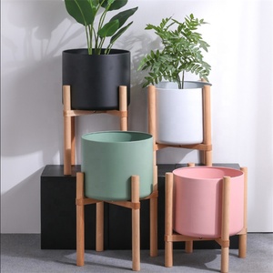 <span class=keywords><strong>Pot</strong></span> <span class=keywords><strong>en</strong></span> céramique moderne mat rustique pour intérieur/extérieur / Décoration <span class=keywords><strong>de</strong></span> jardin d'intérieur, pots à fleurs <span class=keywords><strong>en</strong></span> céramique avec support <span class=keywords><strong>en</strong></span> <span class=keywords><strong>bois</strong></span> - Product Image 1