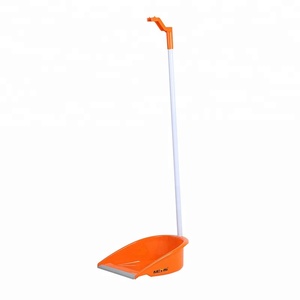 Set <span class=keywords><strong>METIS</strong></span> con Scopa a Manico Lungo e Paletta con Setole Morbide per la Pulizia dei Pavimenti - Product Image 2