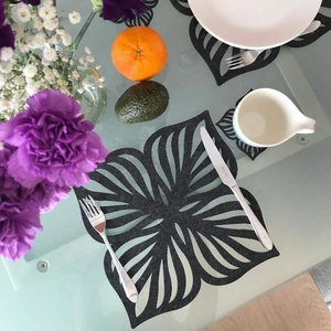 Tovagliette e sottobicchieri in feltro spesso 100% poliestere tagliati al Laser personalizzati per tavoli in <span class=keywords><strong>vetro</strong></span> - Product Image 6
