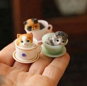 Oyuncak fabrikada Custom Made Mini karikatür seri Polystone rakamlar Oem kedi çay bardağı şekil reçine oyuncak minyatür Kawaii oyuncaklar - Product Image 2
