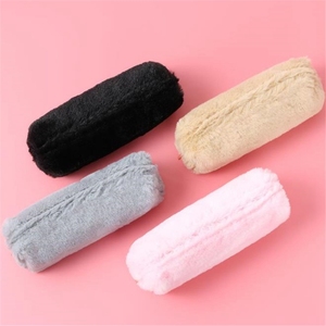 Astuccio in Peluche Tinta Unita 21*6*9cm Design Kawaii <span class=keywords><strong>per</strong></span> Ragazze, Scuola e Ufficio - Product Image 1