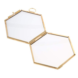 3.5 pouces moderne tenture murale en <span class=keywords><strong>laiton</strong></span> hexagone <span class=keywords><strong>verre</strong></span> oeuvre <span class=keywords><strong>Photo</strong></span> <span class=keywords><strong>cadre</strong></span> d'affichage en métal mariage cadres <span class=keywords><strong>Photo</strong></span> - Product Image 4