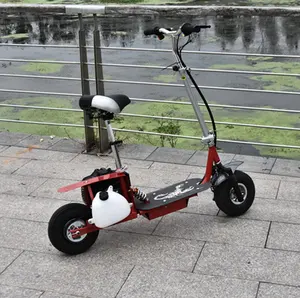 CE goedgekeurd 2 takt motor mini vouwen power benzine scooter volwassen gas scooter 49cc met rubber band