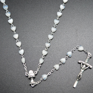 Regalo de bautismo favores blanco Chapado en plata corazón rosarios de cuentas de acrílico favores/Decenarios - Product Image 4
